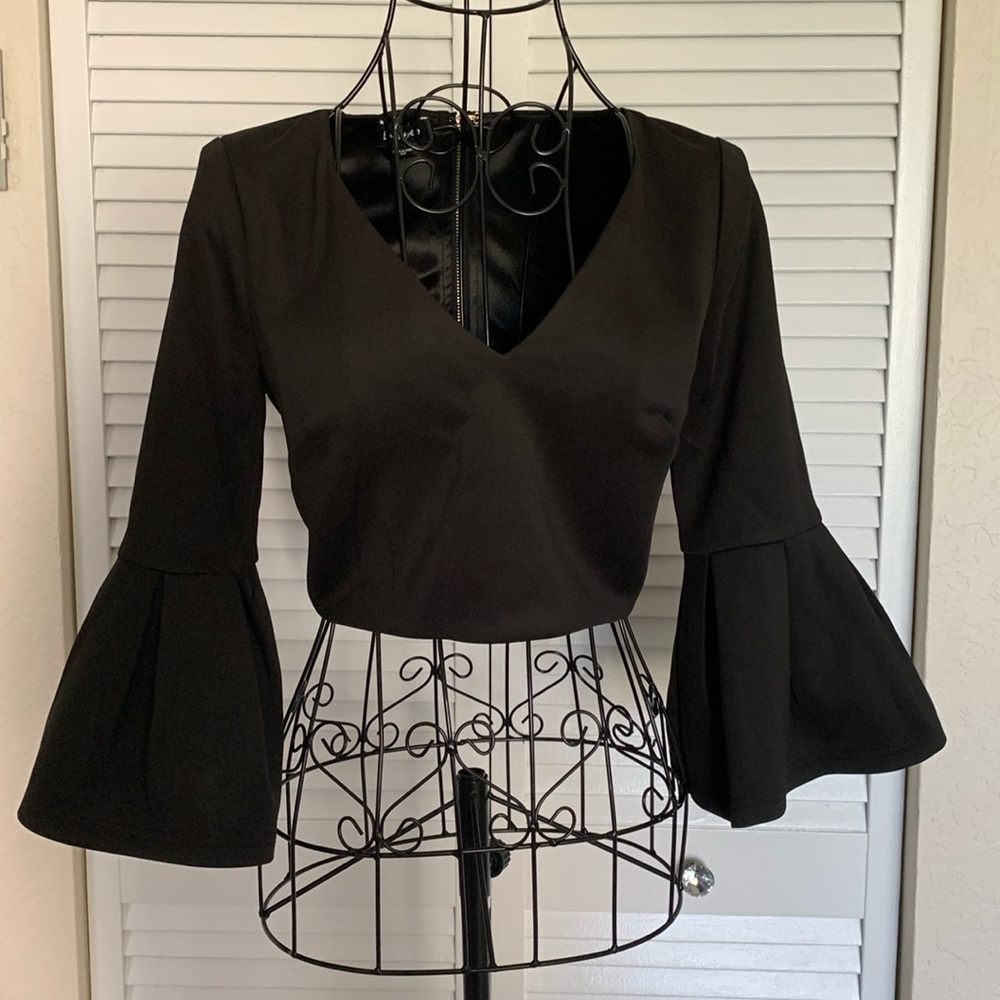 Scuba flutter crop top black
